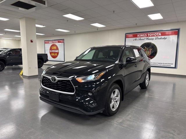 used 2023 Toyota Highlander car, priced at $33,342