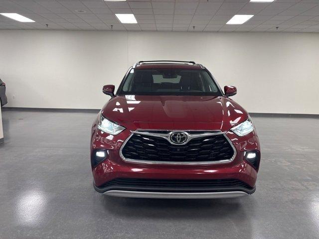 used 2021 Toyota Highlander car, priced at $31,974