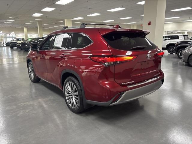 used 2021 Toyota Highlander car, priced at $31,974