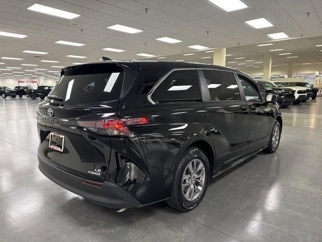 used 2024 Toyota Sienna car, priced at $39,028