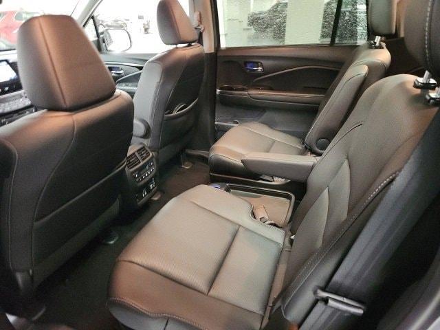 used 2022 Honda Pilot car, priced at $34,000
