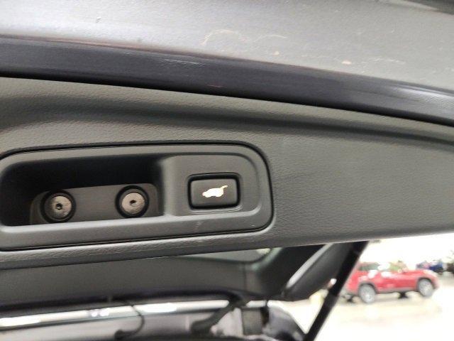 used 2022 Honda Pilot car, priced at $34,000