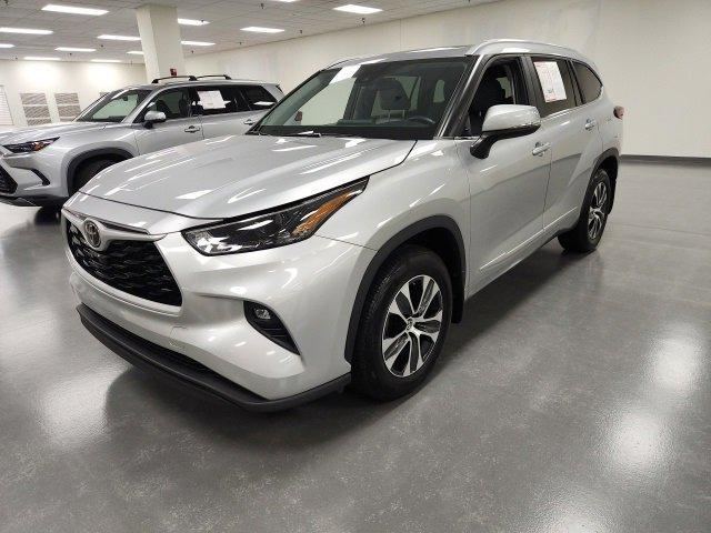 used 2023 Toyota Highlander car, priced at $40,617