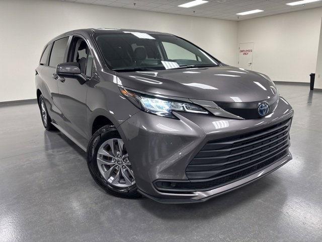 used 2022 Toyota Sienna car, priced at $38,594