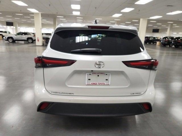 used 2024 Toyota Highlander car, priced at $38,900