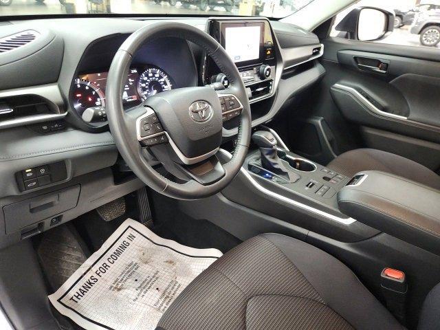 used 2024 Toyota Highlander car, priced at $38,900