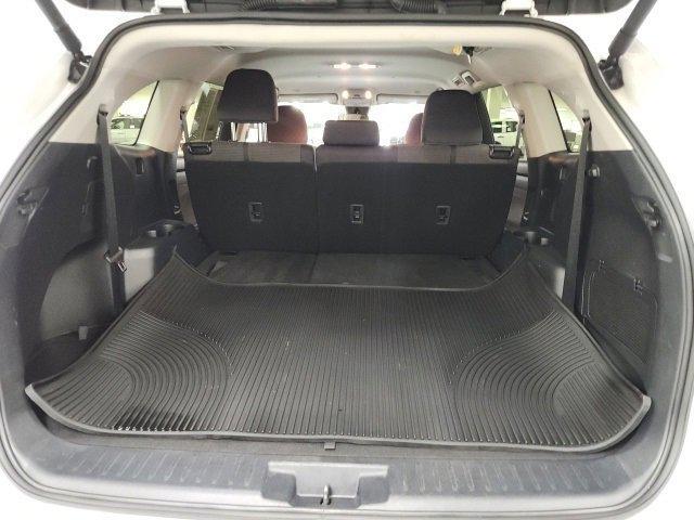 used 2024 Toyota Highlander car, priced at $38,900