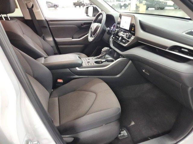 used 2024 Toyota Highlander car, priced at $38,900