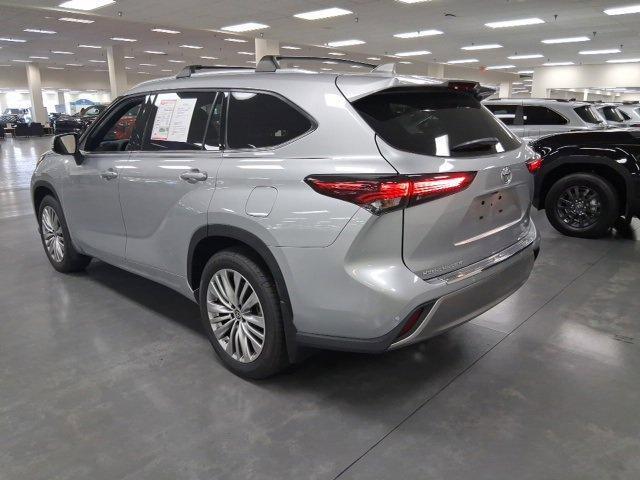 used 2024 Toyota Highlander car, priced at $42,200