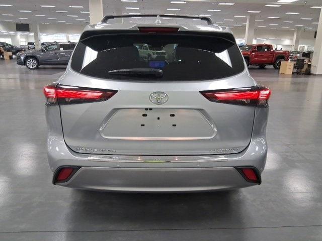 used 2024 Toyota Highlander car, priced at $42,200
