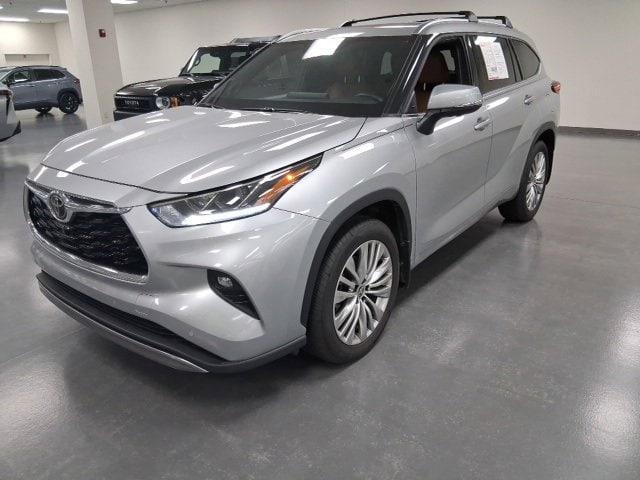 used 2024 Toyota Highlander car, priced at $42,200