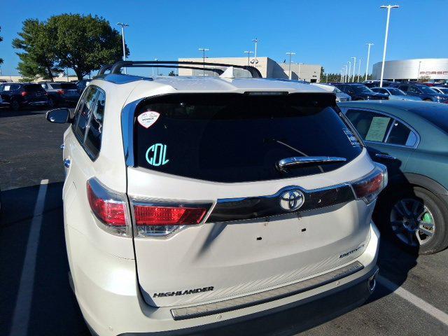 used 2016 Toyota Highlander car, priced at $19,508