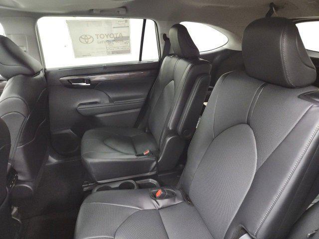 new 2026 Toyota Highlander car, priced at $53,273