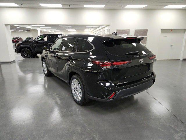new 2026 Toyota Highlander car, priced at $53,273