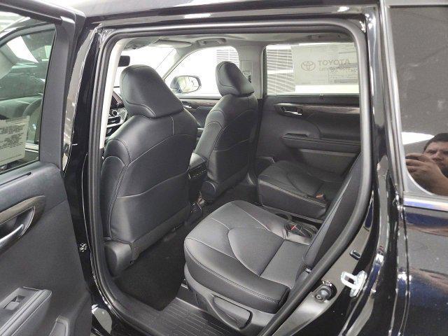 new 2026 Toyota Highlander car, priced at $53,273