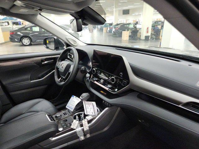 new 2026 Toyota Highlander car, priced at $53,273