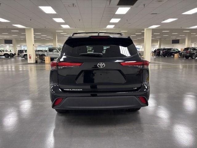 used 2022 Toyota Highlander car, priced at $33,260