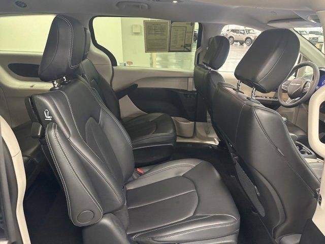 used 2024 Chrysler Pacifica Hybrid car, priced at $33,168
