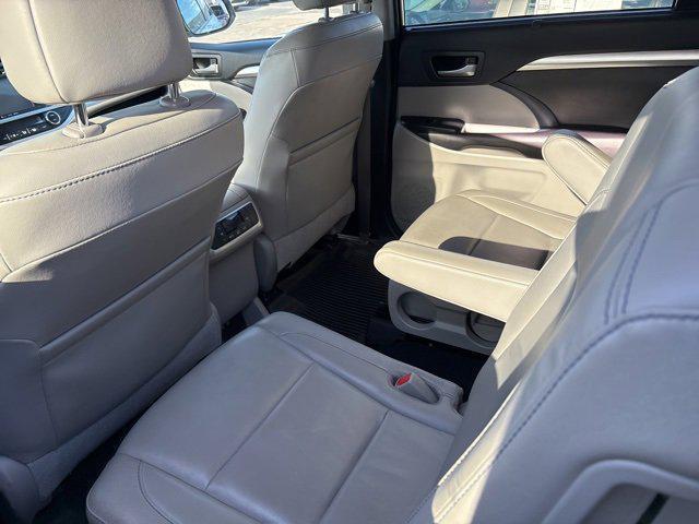 used 2017 Toyota Highlander car, priced at $22,069