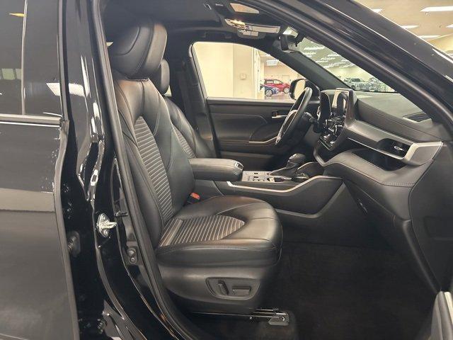 used 2023 Toyota Highlander car, priced at $42,998