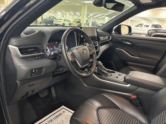 used 2023 Toyota Highlander car, priced at $42,998