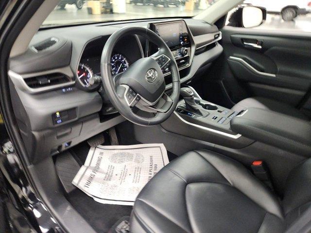 used 2022 Toyota Highlander car, priced at $38,618