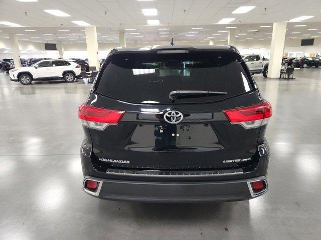 used 2018 Toyota Highlander car, priced at $29,015