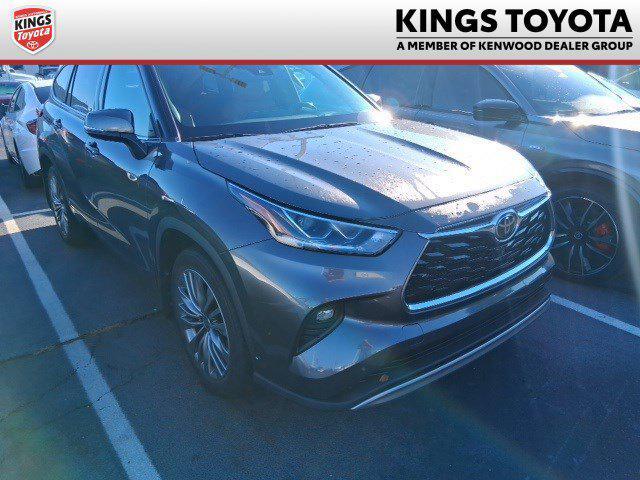 used 2020 Toyota Highlander car, priced at $36,767