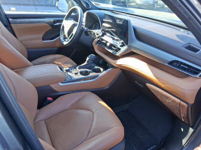 used 2020 Toyota Highlander car, priced at $36,767