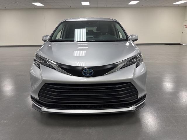 used 2024 Toyota Sienna car, priced at $41,307
