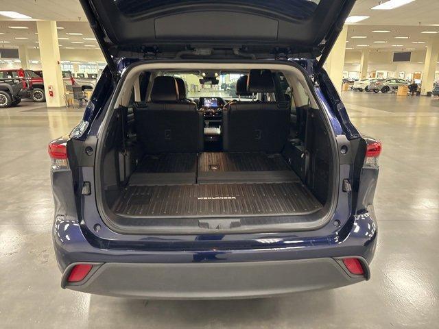used 2022 Toyota Highlander car, priced at $39,098