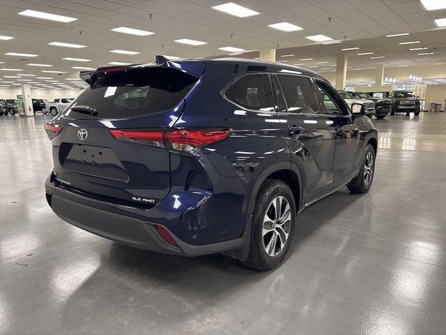 used 2022 Toyota Highlander car, priced at $39,098