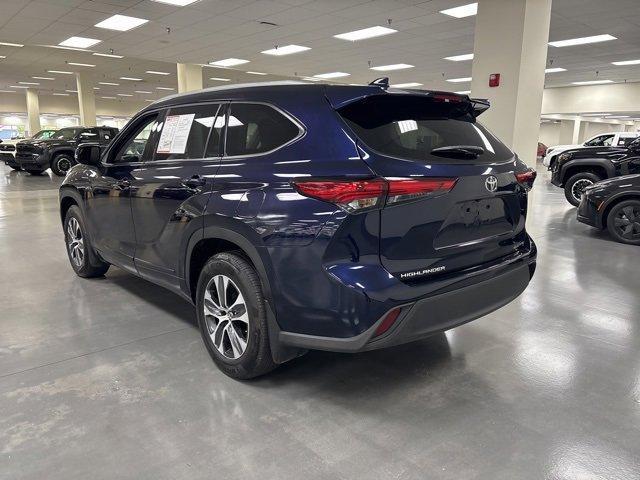 used 2022 Toyota Highlander car, priced at $39,098
