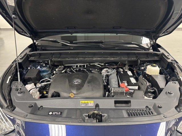 used 2022 Toyota Highlander car, priced at $39,098