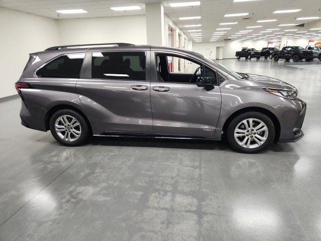 used 2021 Toyota Sienna car, priced at $38,622