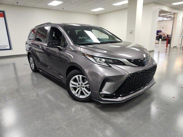 used 2021 Toyota Sienna car, priced at $38,622