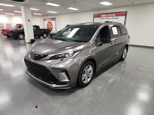 used 2021 Toyota Sienna car, priced at $38,622