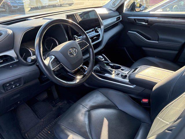 used 2021 Toyota Highlander car, priced at $33,307
