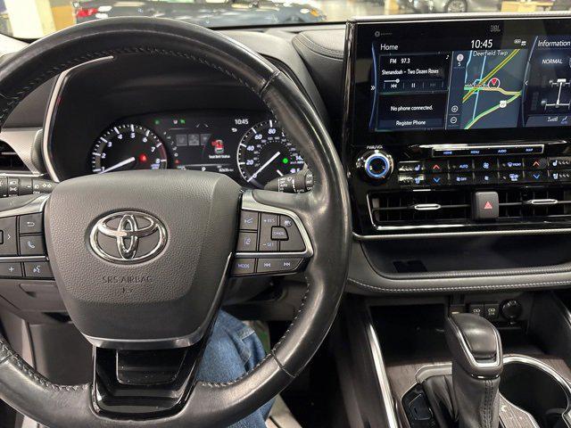 used 2021 Toyota Highlander car, priced at $33,974