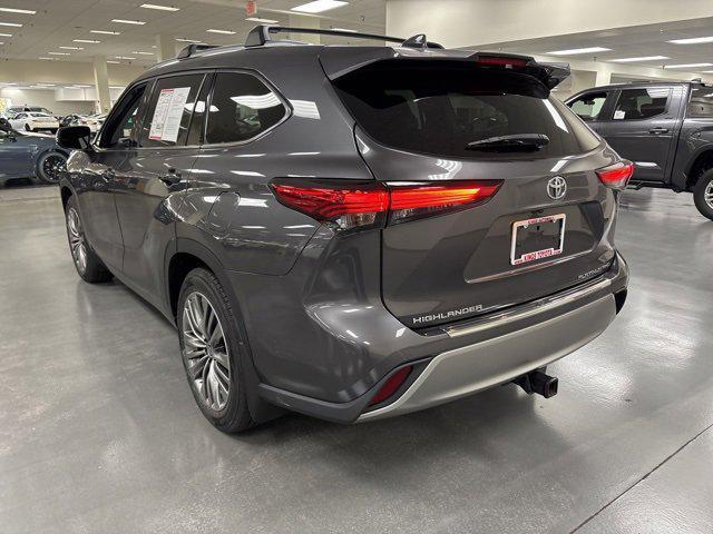 used 2021 Toyota Highlander car, priced at $33,974