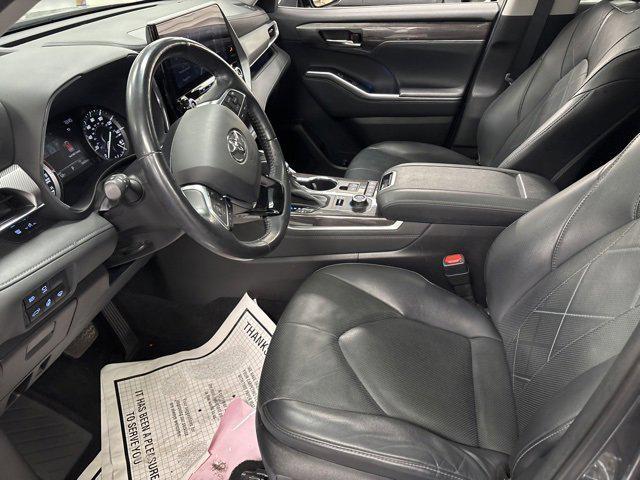 used 2021 Toyota Highlander car, priced at $33,974