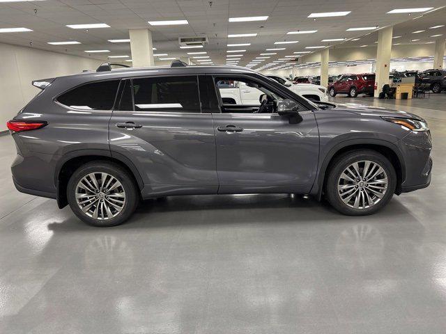 used 2021 Toyota Highlander car, priced at $33,974
