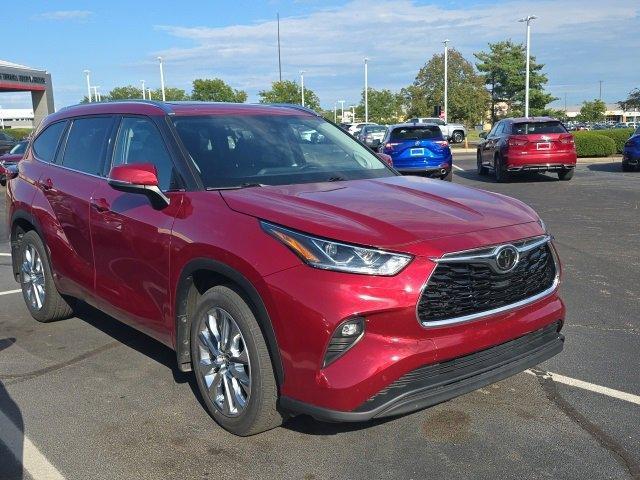 used 2020 Toyota Highlander car, priced at $35,000