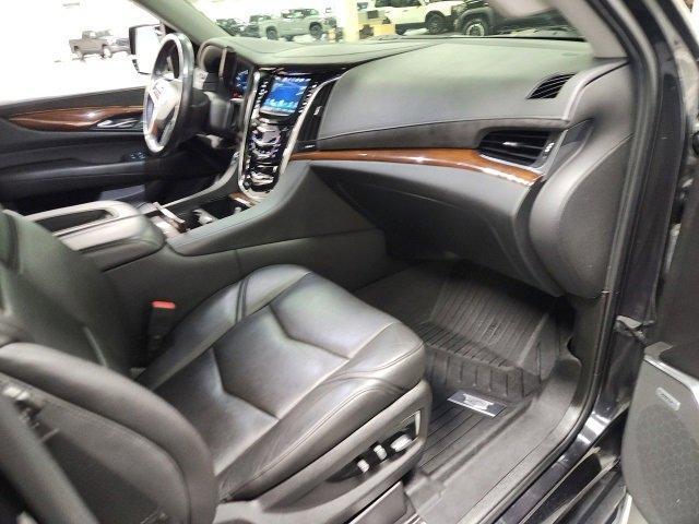 used 2019 Cadillac Escalade ESV car, priced at $33,400