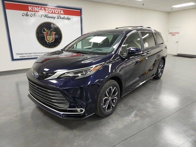 new 2025 Toyota Sienna car