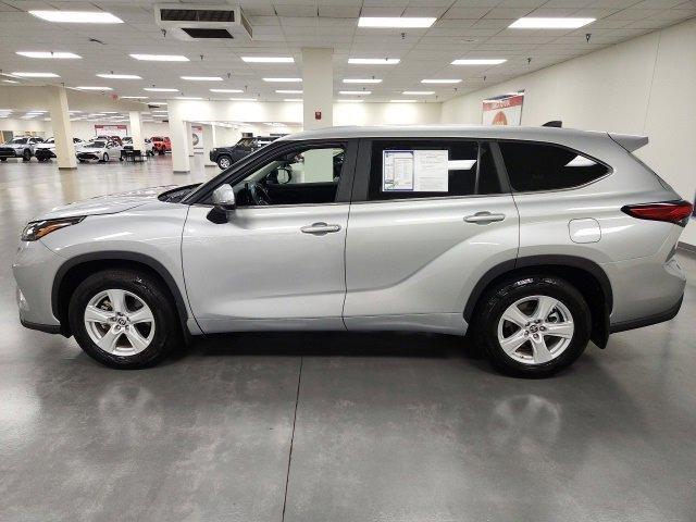 used 2023 Toyota Highlander car, priced at $35,237