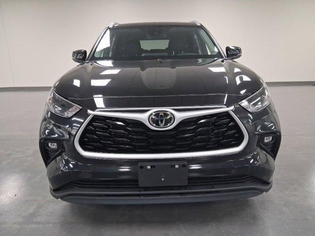 used 2024 Toyota Highlander car, priced at $40,600