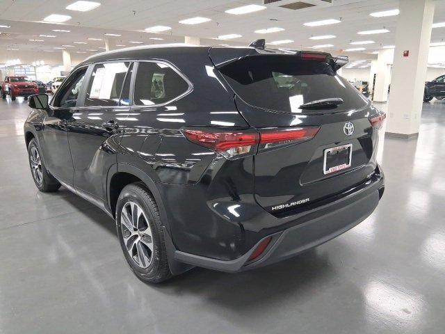 used 2024 Toyota Highlander car, priced at $40,600