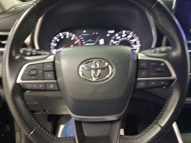 used 2024 Toyota Highlander car, priced at $40,600