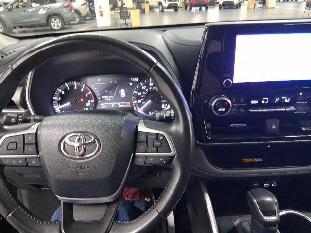 used 2024 Toyota Highlander car, priced at $40,000